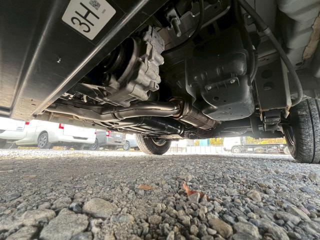 キャラバン ロングプレミアムＧＸプロスタイル　純正ナビ　フルセグＴＶ　Ｂｌｕｅｔｏｏｔｈ　アラウンドビュー　リアヒーター＆クーラー　ＬＥＤヘッド　ＨＥＡＴスイッチ　ＤＰＦ再生　電動格納ミラー　ＥＴＣ　デジタルインナーミラー　純正１５インチＡＷ（66枚目）