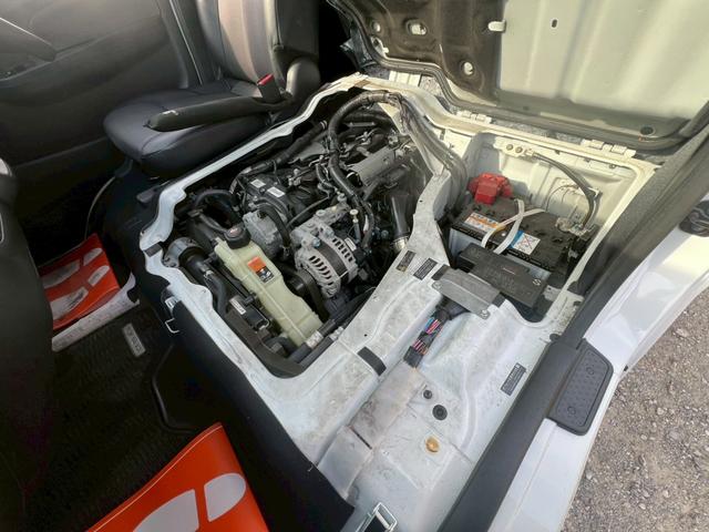 キャラバン ロングプレミアムＧＸプロスタイル　純正ナビ　フルセグＴＶ　Ｂｌｕｅｔｏｏｔｈ　アラウンドビュー　リアヒーター＆クーラー　ＬＥＤヘッド　ＨＥＡＴスイッチ　ＤＰＦ再生　電動格納ミラー　ＥＴＣ　デジタルインナーミラー　純正１５インチＡＷ（67枚目）