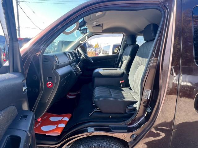 キャラバンワゴン ＧＸ　純正ナビ　フルセグＴＶ　Ｂｌｕｅｔｏｏｔｈ　リアヒーター＆クーラー　片側パワスラ　エマブレ　デジタルインナーミラー　アラウンドビュー　ＥＴＣ　ＬＥＤヘッドライト＆フォグライト　社外１６インチＡＷ（27枚目）