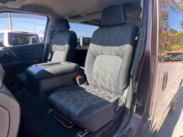 キャラバンワゴン ＧＸ　純正ナビ　フルセグＴＶ　Ｂｌｕｅｔｏｏｔｈ　リアヒーター＆クーラー　片側パワスラ　エマブレ　デジタルインナーミラー　アラウンドビュー　ＥＴＣ　ＬＥＤヘッドライト＆フォグライト　社外１６インチＡＷ（28枚目）