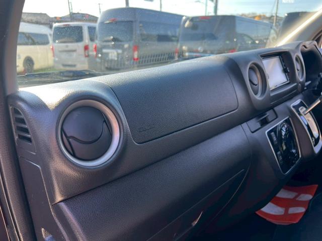 キャラバンワゴン ＧＸ　純正ナビ　フルセグＴＶ　Ｂｌｕｅｔｏｏｔｈ　リアヒーター＆クーラー　片側パワスラ　エマブレ　デジタルインナーミラー　アラウンドビュー　ＥＴＣ　ＬＥＤヘッドライト＆フォグライト　社外１６インチＡＷ（30枚目）