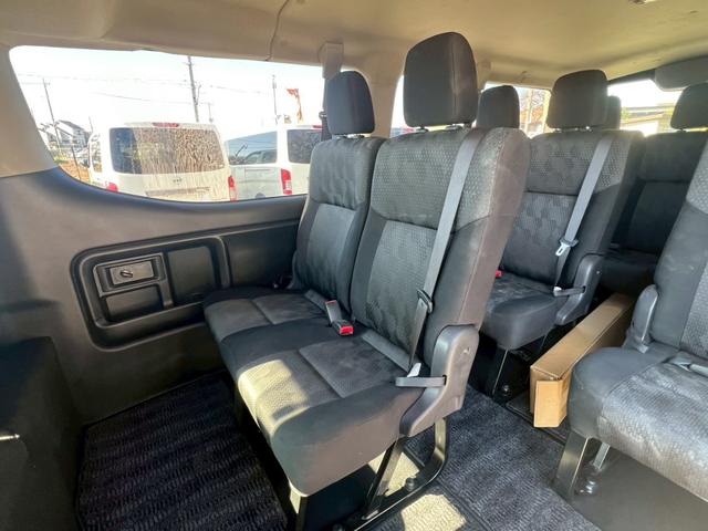 キャラバンワゴン ＧＸ　純正ナビ　フルセグＴＶ　Ｂｌｕｅｔｏｏｔｈ　リアヒーター＆クーラー　片側パワスラ　エマブレ　デジタルインナーミラー　アラウンドビュー　ＥＴＣ　ＬＥＤヘッドライト＆フォグライト　社外１６インチＡＷ（33枚目）