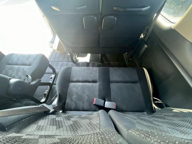 キャラバンワゴン ＧＸ　純正ナビ　フルセグＴＶ　Ｂｌｕｅｔｏｏｔｈ　リアヒーター＆クーラー　片側パワスラ　エマブレ　デジタルインナーミラー　アラウンドビュー　ＥＴＣ　ＬＥＤヘッドライト＆フォグライト　社外１６インチＡＷ（36枚目）