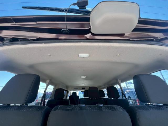 キャラバンワゴン ＧＸ　純正ナビ　フルセグＴＶ　Ｂｌｕｅｔｏｏｔｈ　リアヒーター＆クーラー　片側パワスラ　エマブレ　デジタルインナーミラー　アラウンドビュー　ＥＴＣ　ＬＥＤヘッドライト＆フォグライト　社外１６インチＡＷ（42枚目）