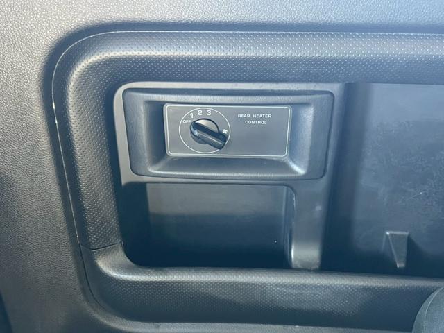 キャラバンワゴン ＧＸ　純正ナビ　フルセグＴＶ　Ｂｌｕｅｔｏｏｔｈ　リアヒーター＆クーラー　片側パワスラ　エマブレ　デジタルインナーミラー　アラウンドビュー　ＥＴＣ　ＬＥＤヘッドライト＆フォグライト　社外１６インチＡＷ（45枚目）