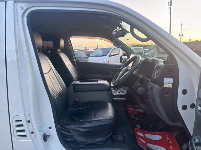 NV350キャラバンバン ロングプレミアムGXターボ ストラーダ10インチナビ フルセグ Bluetooth 黒レザーシートカバー リアヒーター&リアクーラー スマートキー ETC デジタルインナーミラー 後席モニター LEDヘッドライト(25枚目)