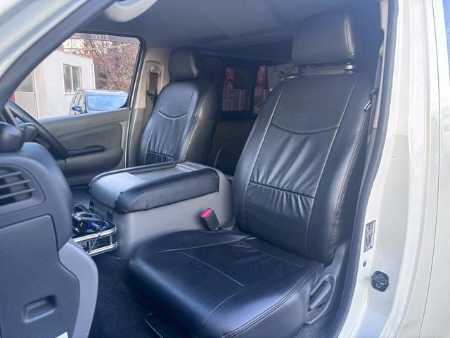 NV350キャラバンバン ロングプレミアムGXターボ ストラーダ10インチナビ フルセグ Bluetooth 黒レザーシートカバー リアヒーター&リアクーラー スマートキー ETC デジタルインナーミラー 後席モニター LEDヘッドライト(30枚目)