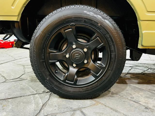 ジムニー スズキ ｈｃ ５速ｍｔ 全塗装車両 チッピング塗装バンパ ｆグリル ブラック塗装ｊｂ２３用ａｗ インテリアカスタム ウッドパネル風天張り ダイヤキルト加工トリム 茶革調シートカバー 純正背面ｔカバー ルーフキャリア 埼玉県 ｈｃ ５速ｍｔ 全 塗装車両