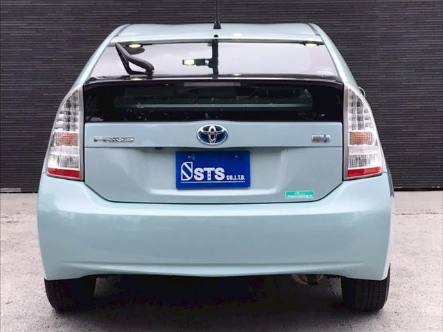 プリウス Ｓ　ユーザー様直接仕入れ車両　純正ナビ　バックモニター　フォグランプ　純正１５インチアルミ　ステアスイッチ　オートライト　電動格納ミラー　シートバックポケット　プッシュスタート　スマートキー　ＥＴＣ車載器（14枚目）