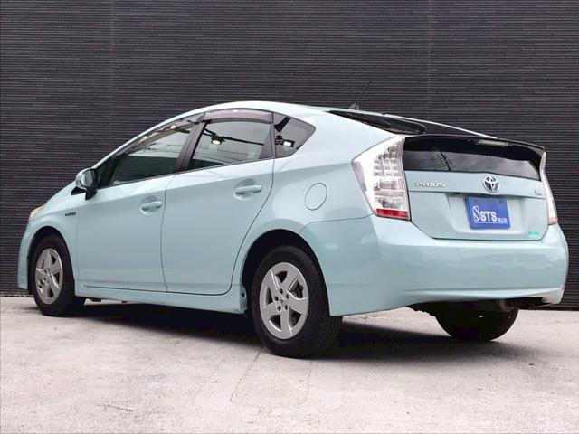 プリウス Ｓ　ユーザー様直接仕入れ車両　純正ナビ　バックモニター　フォグランプ　純正１５インチアルミ　ステアスイッチ　オートライト　電動格納ミラー　シートバックポケット　プッシュスタート　スマートキー　ＥＴＣ車載器（17枚目）