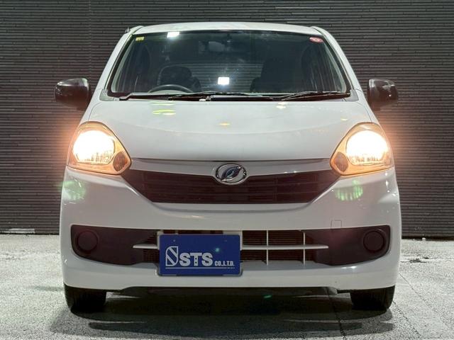ミライース Ｄ　ユーザー様直接仕入れ車両　ＦＩＺＺ追加２連メーター　１４インチホイールキャップ　純正オーディオ　ＡＵＸ入力端子　マニュアルエアコン　パワーウィンドウ　バニティミラー　アイドリングストップ　車検整備付き（8枚目）