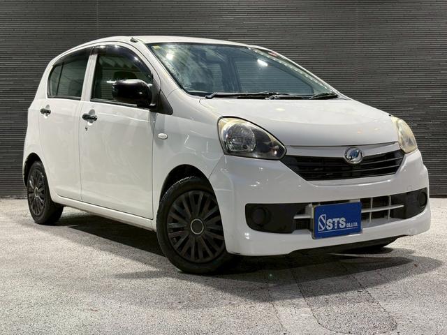 ミライース Ｄ　ユーザー様直接仕入れ車両　ＦＩＺＺ追加２連メーター　１４インチホイールキャップ　純正オーディオ　ＡＵＸ入力端子　マニュアルエアコン　パワーウィンドウ　バニティミラー　アイドリングストップ　車検整備付き（9枚目）