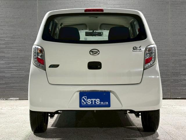 ミライース Ｄ　ユーザー様直接仕入れ車両　ＦＩＺＺ追加２連メーター　１４インチホイールキャップ　純正オーディオ　ＡＵＸ入力端子　マニュアルエアコン　パワーウィンドウ　バニティミラー　アイドリングストップ　車検整備付き（12枚目）