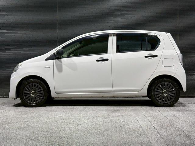 ミライース Ｄ　ユーザー様直接仕入れ車両　ＦＩＺＺ追加２連メーター　１４インチホイールキャップ　純正オーディオ　ＡＵＸ入力端子　マニュアルエアコン　パワーウィンドウ　バニティミラー　アイドリングストップ　車検整備付き（14枚目）