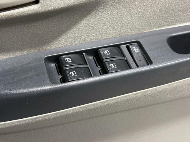 ミライース Ｄ　ユーザー様直接仕入れ車両　ＦＩＺＺ追加２連メーター　１４インチホイールキャップ　純正オーディオ　ＡＵＸ入力端子　マニュアルエアコン　パワーウィンドウ　バニティミラー　アイドリングストップ　車検整備付き（25枚目）