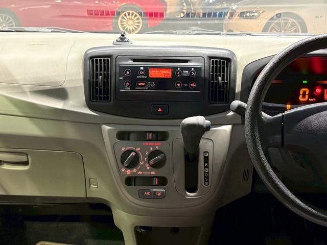 ミライース Ｄ　ユーザー様直接仕入れ車両　ＦＩＺＺ追加２連メーター　１４インチホイールキャップ　純正オーディオ　ＡＵＸ入力端子　マニュアルエアコン　パワーウィンドウ　バニティミラー　アイドリングストップ　車検整備付き（29枚目）