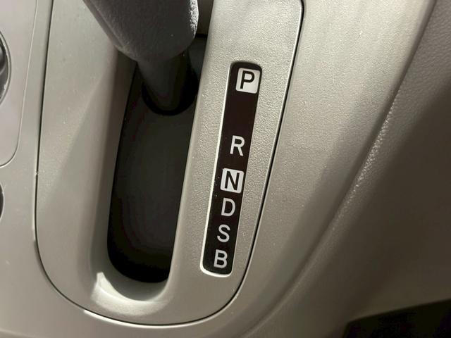 ミライース Ｄ　ユーザー様直接仕入れ車両　ＦＩＺＺ追加２連メーター　１４インチホイールキャップ　純正オーディオ　ＡＵＸ入力端子　マニュアルエアコン　パワーウィンドウ　バニティミラー　アイドリングストップ　車検整備付き（32枚目）