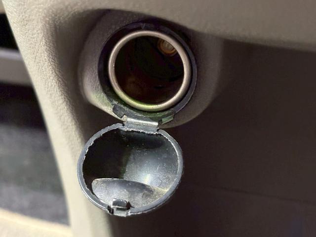 ミライース Ｄ　ユーザー様直接仕入れ車両　ＦＩＺＺ追加２連メーター　１４インチホイールキャップ　純正オーディオ　ＡＵＸ入力端子　マニュアルエアコン　パワーウィンドウ　バニティミラー　アイドリングストップ　車検整備付き（34枚目）