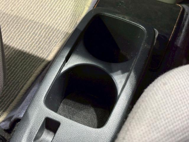 ミライース Ｄ　ユーザー様直接仕入れ車両　ＦＩＺＺ追加２連メーター　１４インチホイールキャップ　純正オーディオ　ＡＵＸ入力端子　マニュアルエアコン　パワーウィンドウ　バニティミラー　アイドリングストップ　車検整備付き（36枚目）