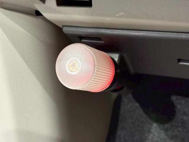 ミライース Ｄ　ユーザー様直接仕入れ車両　ＦＩＺＺ追加２連メーター　１４インチホイールキャップ　純正オーディオ　ＡＵＸ入力端子　マニュアルエアコン　パワーウィンドウ　バニティミラー　アイドリングストップ　車検整備付き（40枚目）