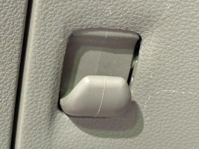 ミライース Ｄ　ユーザー様直接仕入れ車両　ＦＩＺＺ追加２連メーター　１４インチホイールキャップ　純正オーディオ　ＡＵＸ入力端子　マニュアルエアコン　パワーウィンドウ　バニティミラー　アイドリングストップ　車検整備付き（42枚目）