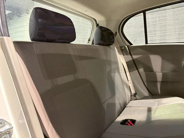 ミライース Ｄ　ユーザー様直接仕入れ車両　ＦＩＺＺ追加２連メーター　１４インチホイールキャップ　純正オーディオ　ＡＵＸ入力端子　マニュアルエアコン　パワーウィンドウ　バニティミラー　アイドリングストップ　車検整備付き（51枚目）