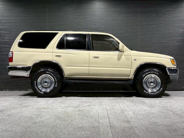 TOYOTA HILUX SURF SSR-X