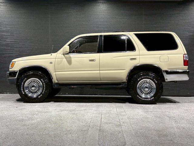 TOYOTA HILUX SURF SSR-X