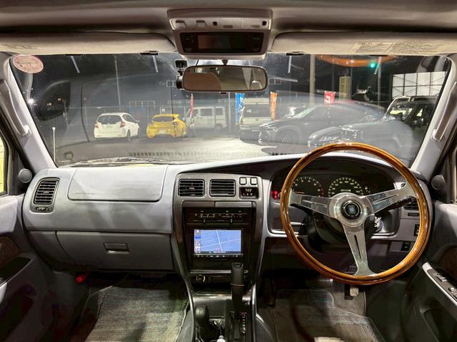 TOYOTA HILUX SURF SSR-X