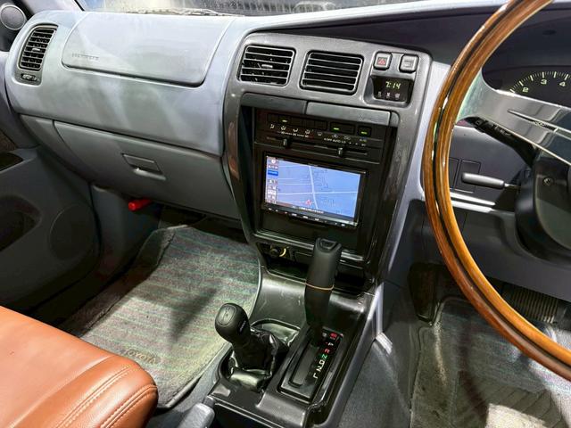 TOYOTA HILUX SURF SSR-X