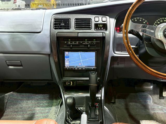 TOYOTA HILUX SURF SSR-X