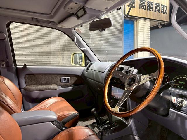 TOYOTA HILUX SURF SSR-X