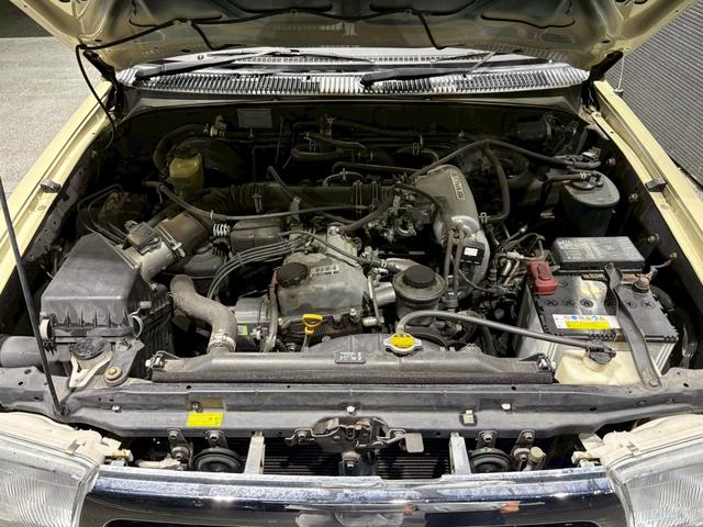 TOYOTA HILUX SURF SSR-X