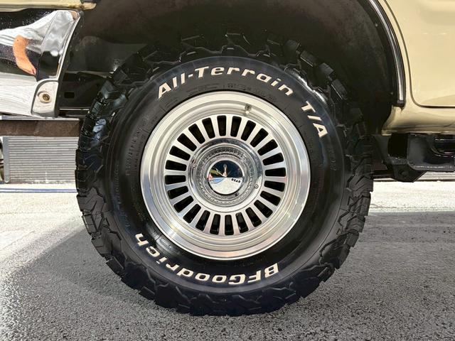 TOYOTA HILUX SURF SSR-X