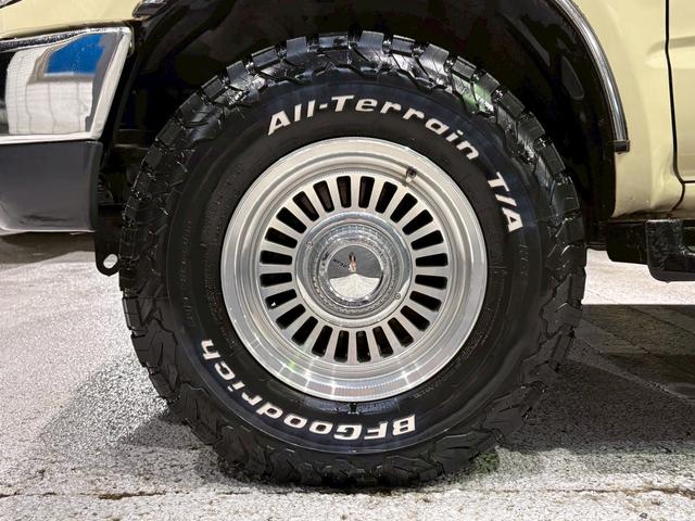 TOYOTA HILUX SURF SSR-X