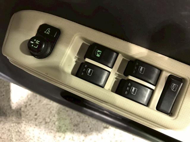 ミラココア ココアプラスＸ　ユーザー様直接仕入れ車　純正１４インチアルミ　フォグランプ　ルーフレール　ベージュシートカバー　シートバックポケット　バニティミラー　電格ドアミラー　パワーウインドウ　パワーステアリング　スマートキー（27枚目）