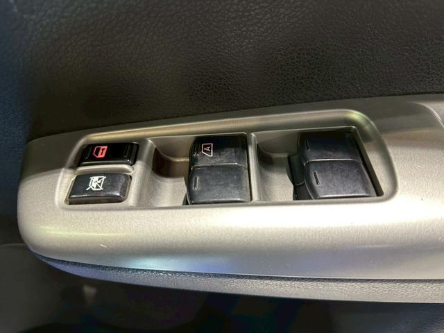 インプレッサ 2.0GT ユーザー様直接仕入れ車両 純正17インチアルミホイール フォグランプ 純正ナビ オートクルーズコントロール パワーシート ブースト計 電動格納ドアミラー プッシュスタート スマートキー ETC車載器有(28枚目)