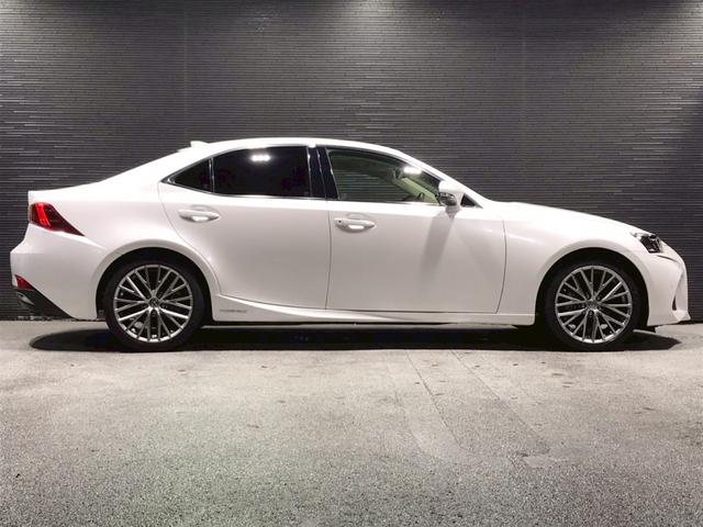 ＩＳ ＩＳ３００ｈ　バージョンＬ　ユーザー様仕入れ　ムーンルーフ　ＬＥＤライト　純正アルミ　ベージュ革シート　ベンチレーション　純正ナビ　フルセグＴＶ　ＢＴ接続　ステアヒーター　サンシェード　ＢＳＭ　マークレビンソン　予備キー　ＥＴＣ（10枚目）