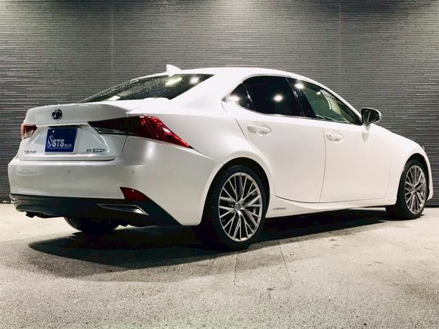 ＩＳ ＩＳ３００ｈ　バージョンＬ　ユーザー様仕入れ　ムーンルーフ　ＬＥＤライト　純正アルミ　ベージュ革シート　ベンチレーション　純正ナビ　フルセグＴＶ　ＢＴ接続　ステアヒーター　サンシェード　ＢＳＭ　マークレビンソン　予備キー　ＥＴＣ（11枚目）