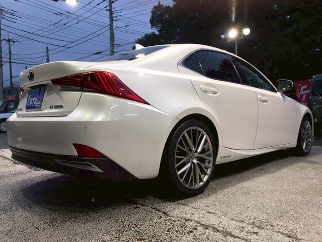 ＩＳ ＩＳ３００ｈ　バージョンＬ　ユーザー様仕入れ　ムーンルーフ　ＬＥＤライト　純正アルミ　ベージュ革シート　ベンチレーション　純正ナビ　フルセグＴＶ　ＢＴ接続　ステアヒーター　サンシェード　ＢＳＭ　マークレビンソン　予備キー　ＥＴＣ（19枚目）