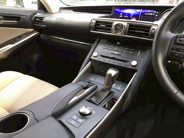 ＩＳ ＩＳ３００ｈ　バージョンＬ　ユーザー様仕入れ　ムーンルーフ　ＬＥＤライト　純正アルミ　ベージュ革シート　ベンチレーション　純正ナビ　フルセグＴＶ　ＢＴ接続　ステアヒーター　サンシェード　ＢＳＭ　マークレビンソン　予備キー　ＥＴＣ（37枚目）