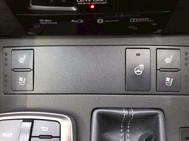 ＩＳ ＩＳ３００ｈ　バージョンＬ　ユーザー様仕入れ　ムーンルーフ　ＬＥＤライト　純正アルミ　ベージュ革シート　ベンチレーション　純正ナビ　フルセグＴＶ　ＢＴ接続　ステアヒーター　サンシェード　ＢＳＭ　マークレビンソン　予備キー　ＥＴＣ（40枚目）