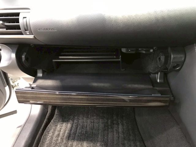 ＩＳ ＩＳ３００ｈ　バージョンＬ　ユーザー様仕入れ　ムーンルーフ　ＬＥＤライト　純正アルミ　ベージュ革シート　ベンチレーション　純正ナビ　フルセグＴＶ　ＢＴ接続　ステアヒーター　サンシェード　ＢＳＭ　マークレビンソン　予備キー　ＥＴＣ（43枚目）