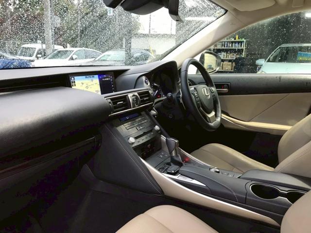 ＩＳ ＩＳ３００ｈ　バージョンＬ　ユーザー様仕入れ　ムーンルーフ　ＬＥＤライト　純正アルミ　ベージュ革シート　ベンチレーション　純正ナビ　フルセグＴＶ　ＢＴ接続　ステアヒーター　サンシェード　ＢＳＭ　マークレビンソン　予備キー　ＥＴＣ（52枚目）