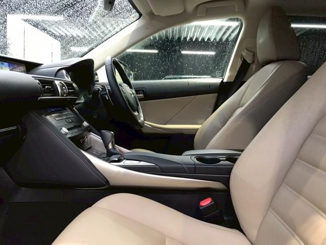 ＩＳ ＩＳ３００ｈ　バージョンＬ　ユーザー様仕入れ　ムーンルーフ　ＬＥＤライト　純正アルミ　ベージュ革シート　ベンチレーション　純正ナビ　フルセグＴＶ　ＢＴ接続　ステアヒーター　サンシェード　ＢＳＭ　マークレビンソン　予備キー　ＥＴＣ（53枚目）