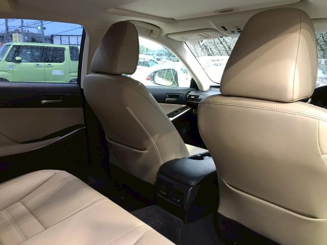 ＩＳ ＩＳ３００ｈ　バージョンＬ　ユーザー様仕入れ　ムーンルーフ　ＬＥＤライト　純正アルミ　ベージュ革シート　ベンチレーション　純正ナビ　フルセグＴＶ　ＢＴ接続　ステアヒーター　サンシェード　ＢＳＭ　マークレビンソン　予備キー　ＥＴＣ（56枚目）