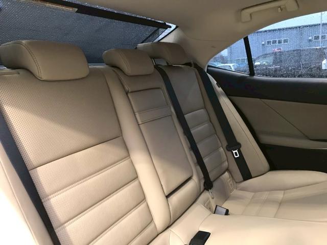 ＩＳ ＩＳ３００ｈ　バージョンＬ　ユーザー様仕入れ　ムーンルーフ　ＬＥＤライト　純正アルミ　ベージュ革シート　ベンチレーション　純正ナビ　フルセグＴＶ　ＢＴ接続　ステアヒーター　サンシェード　ＢＳＭ　マークレビンソン　予備キー　ＥＴＣ（58枚目）