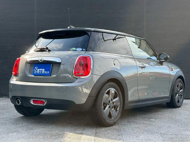 ＭＩＮＩ クーパー　ユーザー様直接仕入れ　６速マニュアル　フォグランプ　バックフォグ　純正１８インチＡＷ　パワーウインドウ　オートエアコン　ＵＳＢ／ＡＵＸ入力端子　純正ナビ　Ｂｌｕｅｔｏｏｔｈ　リモコンキー　ＥＴＣ車載器（11枚目）