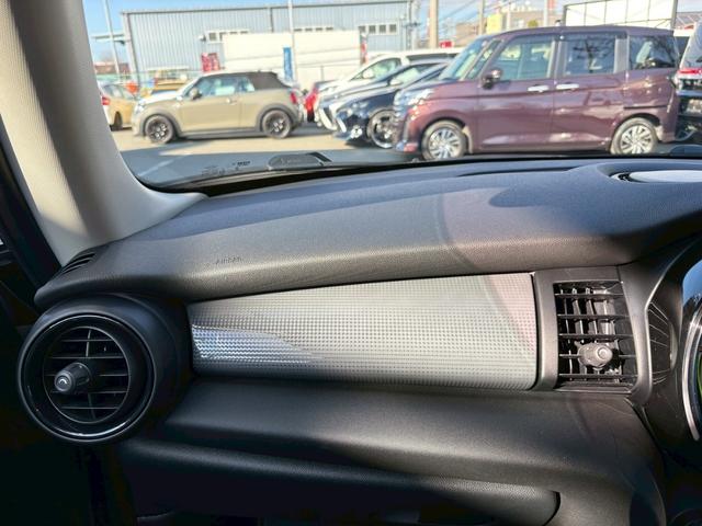 ＭＩＮＩ クーパー　ユーザー様直接仕入れ　６速マニュアル　フォグランプ　バックフォグ　純正１８インチＡＷ　パワーウインドウ　オートエアコン　ＵＳＢ／ＡＵＸ入力端子　純正ナビ　Ｂｌｕｅｔｏｏｔｈ　リモコンキー　ＥＴＣ車載器（38枚目）