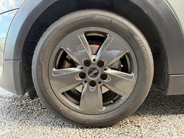 ＭＩＮＩ クーパー　ユーザー様直接仕入れ　６速マニュアル　フォグランプ　バックフォグ　純正１８インチＡＷ　パワーウインドウ　オートエアコン　ＵＳＢ／ＡＵＸ入力端子　純正ナビ　Ｂｌｕｅｔｏｏｔｈ　リモコンキー　ＥＴＣ車載器（58枚目）